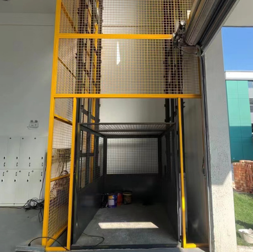 昌江导轨式升降机助力物流园破解运输难题